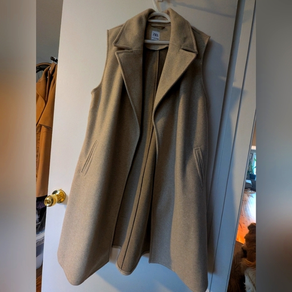 Zara women's sleeveless vest - Picture 4 of 4